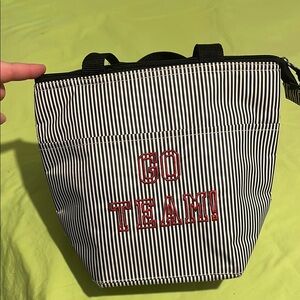 Thirty-one. Insulated lunch bag